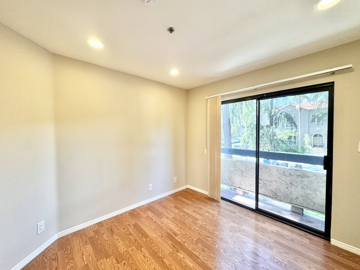 Apartment for rent at 100 N Clark Dr #205, Los Angeles, CA 90048