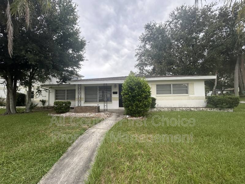 Apartment for rent at 3501 25th St N, Saint Petersburg, FL 33713