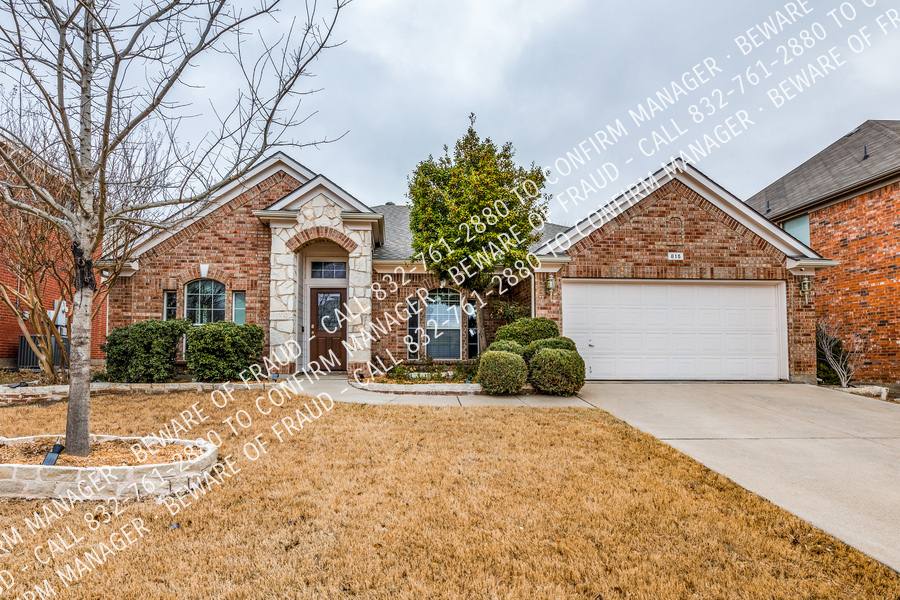 House for rent at 815 Hickory St, Burleson, TX 76028