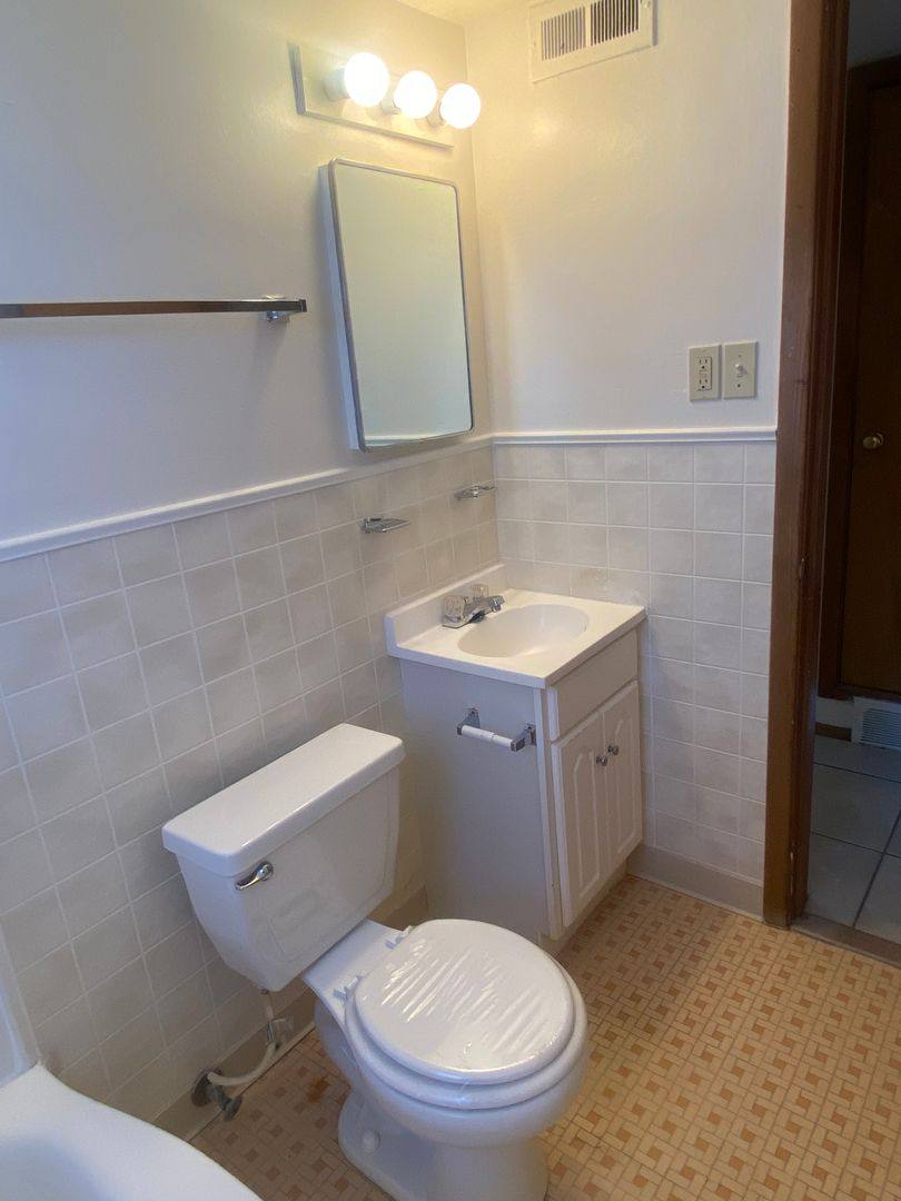 Apartment for rent at 22250-22280-22300 Euclid Ave, Euclid, OH 44117