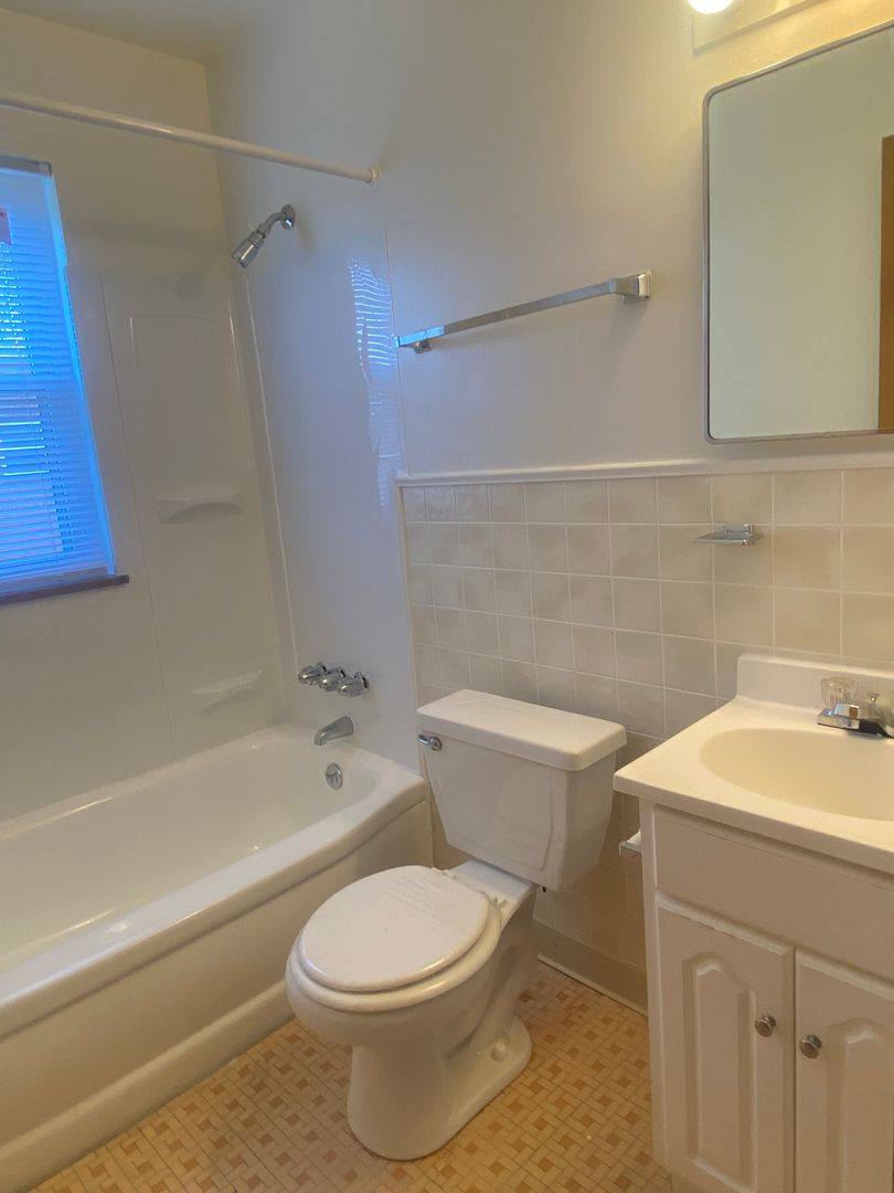 Apartment for rent at 22250-22280-22300 Euclid Ave, Euclid, OH 44117