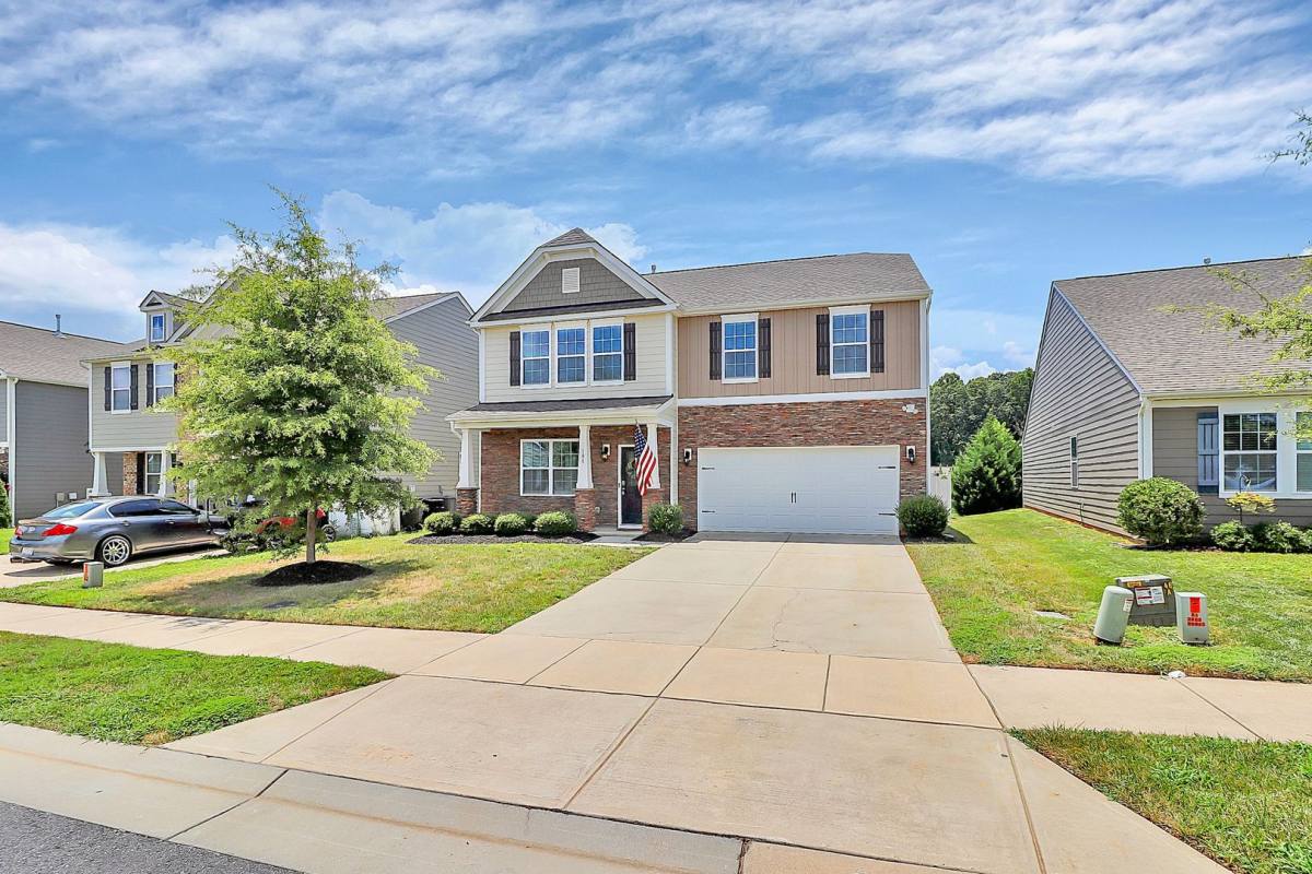 House for rent at 181 Atwater Landing Dr, Mooresville, NC 28117
