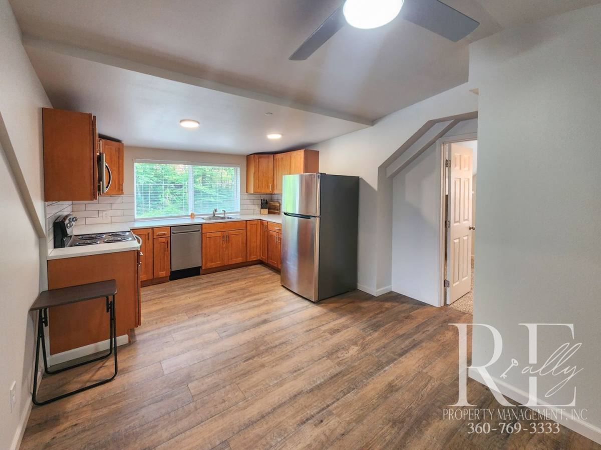 Apartment for rent at 1172 Arnold Ave E, Port Orchard, WA 98366