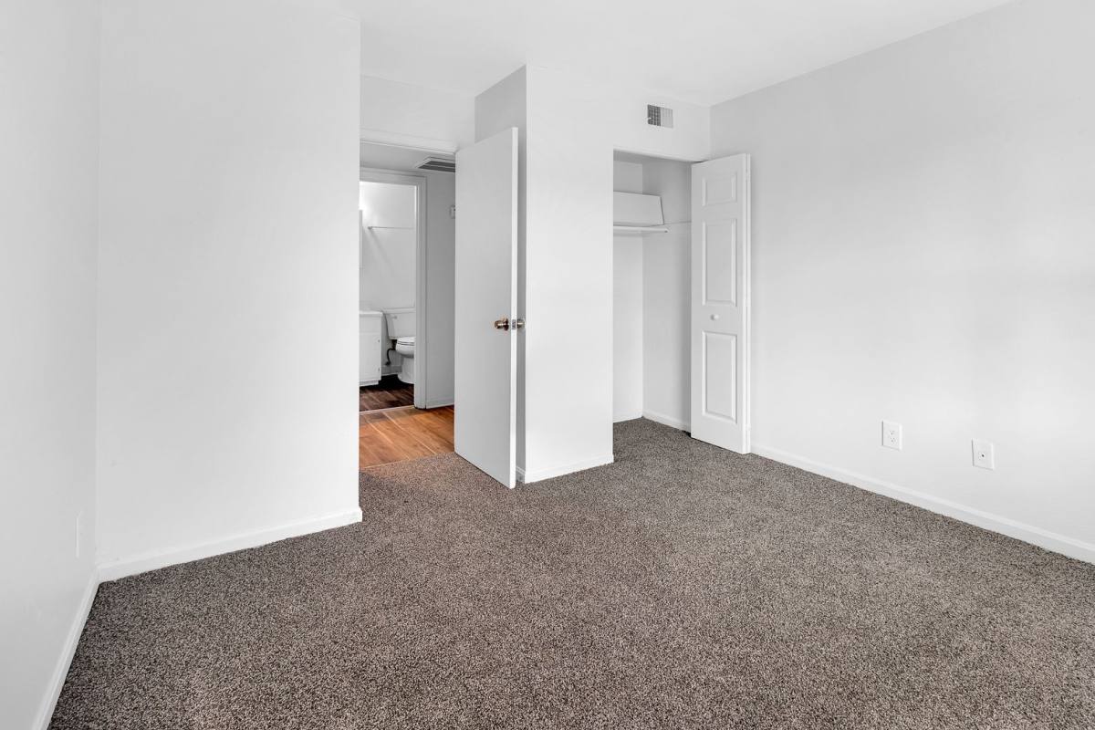 Apartment for rent at 601-603 Revolutionary Rd, Louisville, KY 40214