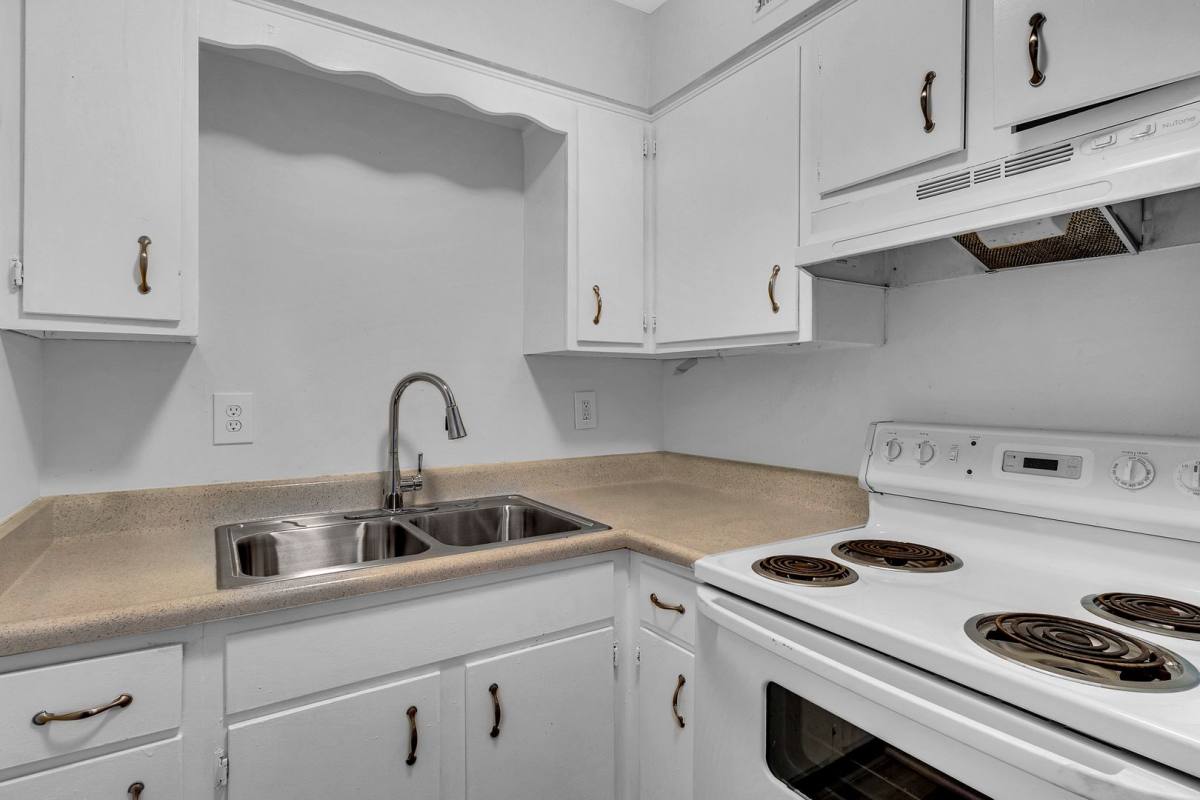 Apartment for rent at 601-603 Revolutionary Rd, Louisville, KY 40214