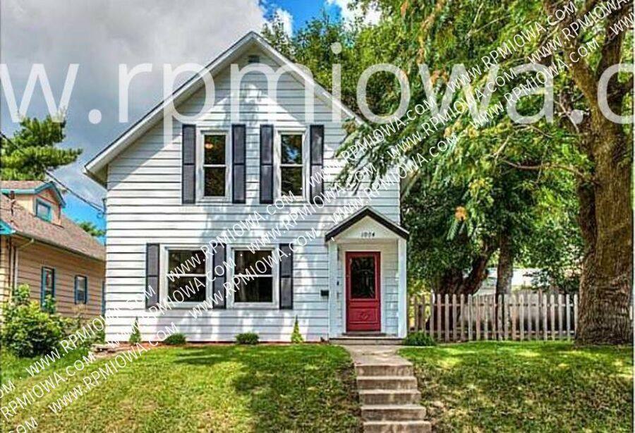 House for rent at 1004 Sheridan Ave, Des Moines, IA 50316