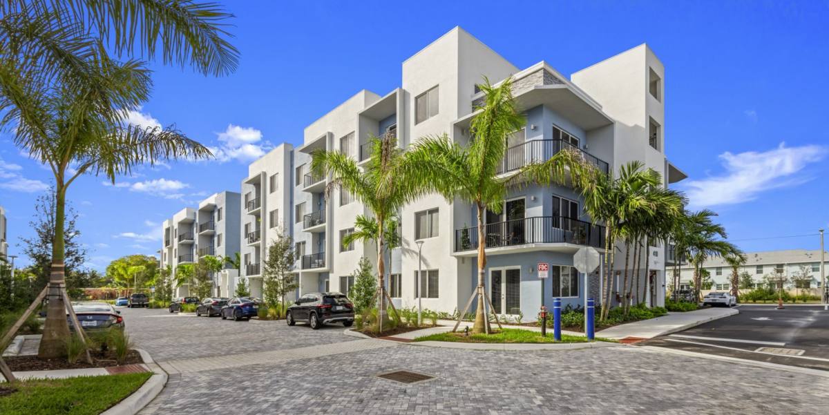 Apartment for rent at 400 SE Central Parkway, Stuart, FL 34994
