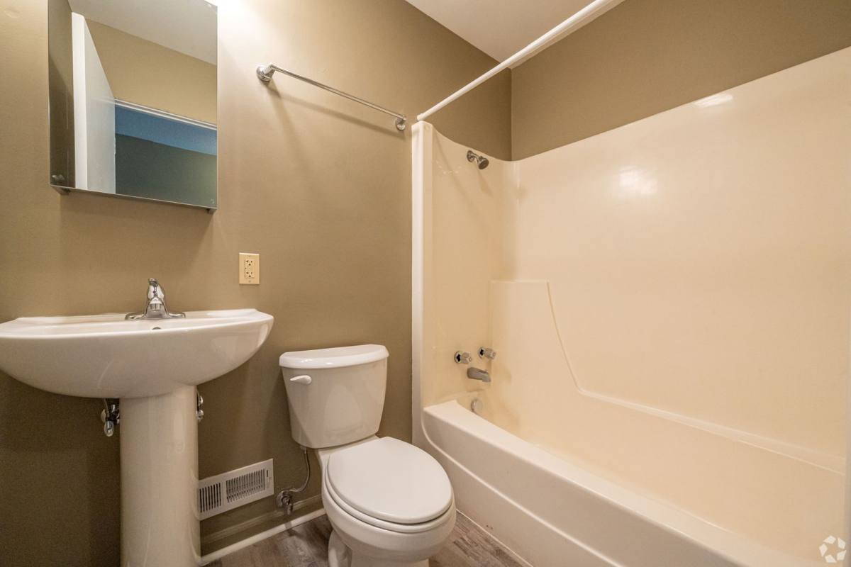 Townhouse for rent at 300 E Shelbourne Dr, Normal, IL 61761