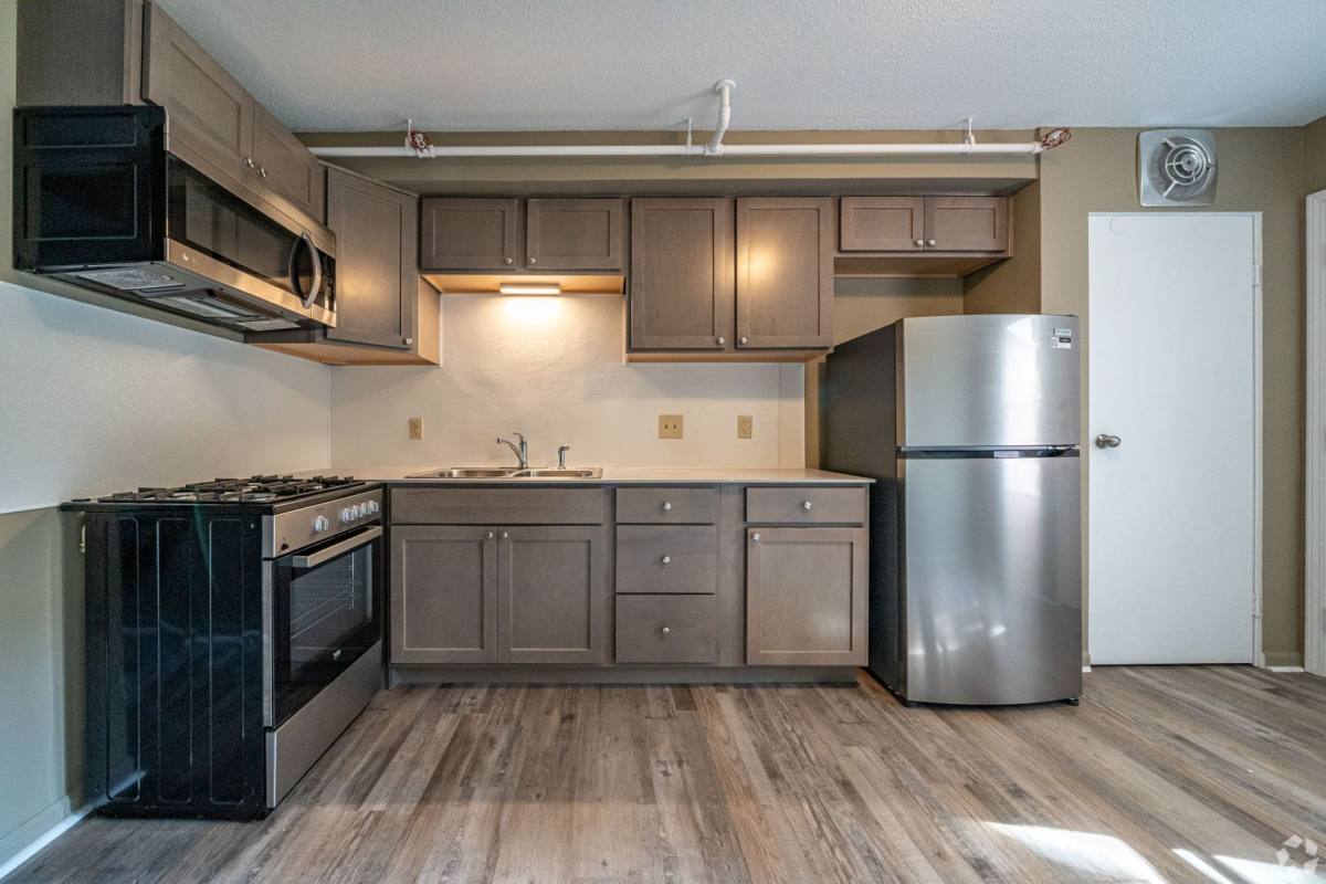 Townhouse for rent at 300 E Shelbourne Dr, Normal, IL 61761