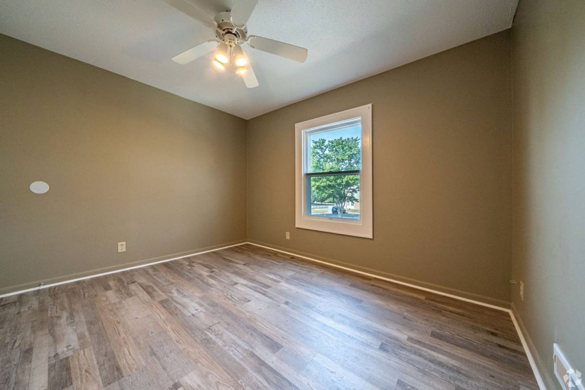 Townhouse for rent at 300 E Shelbourne Dr, Normal, IL 61761