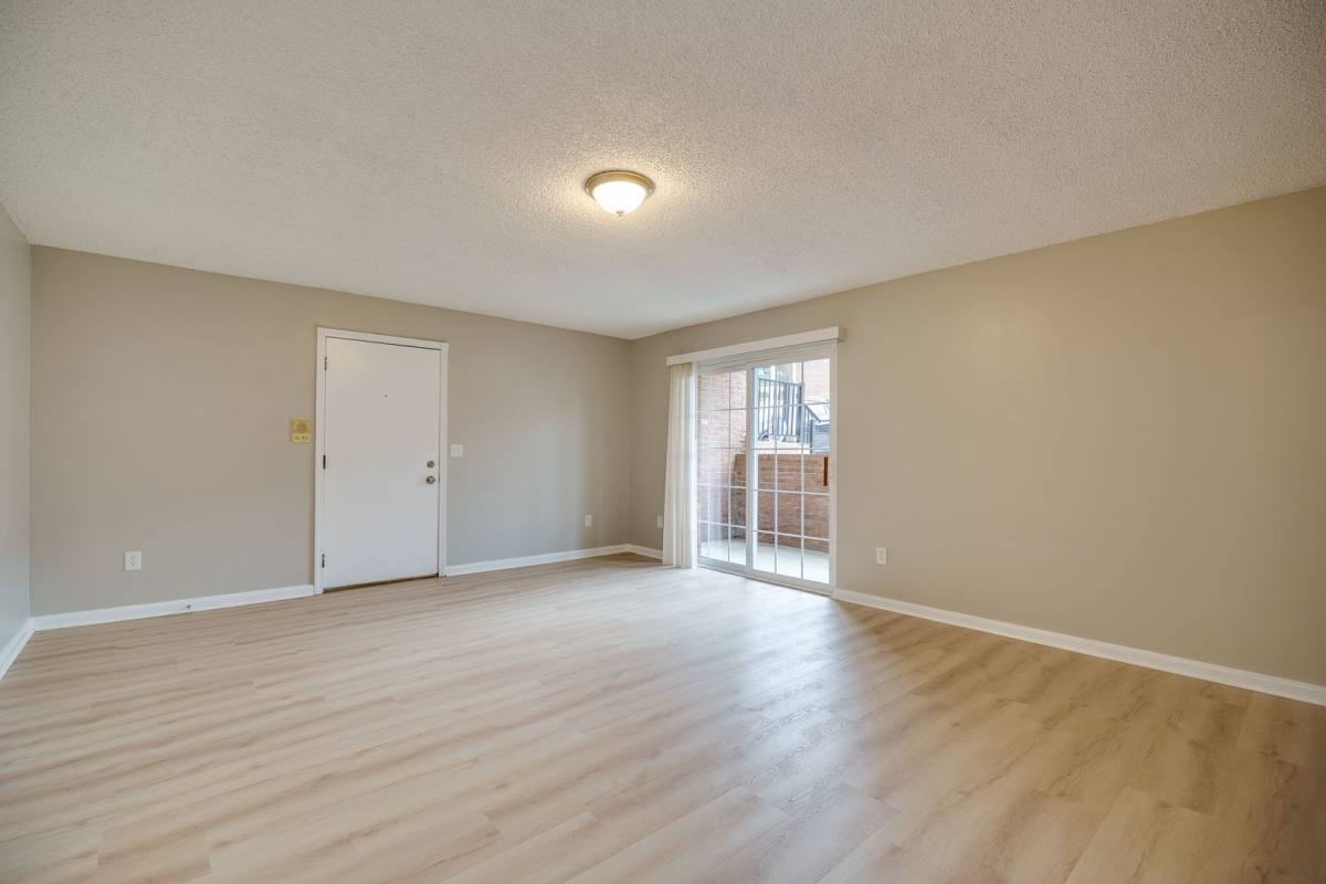 Apartment for rent at 2333 Anderson Rd, Ft Mitchell, KY 41017