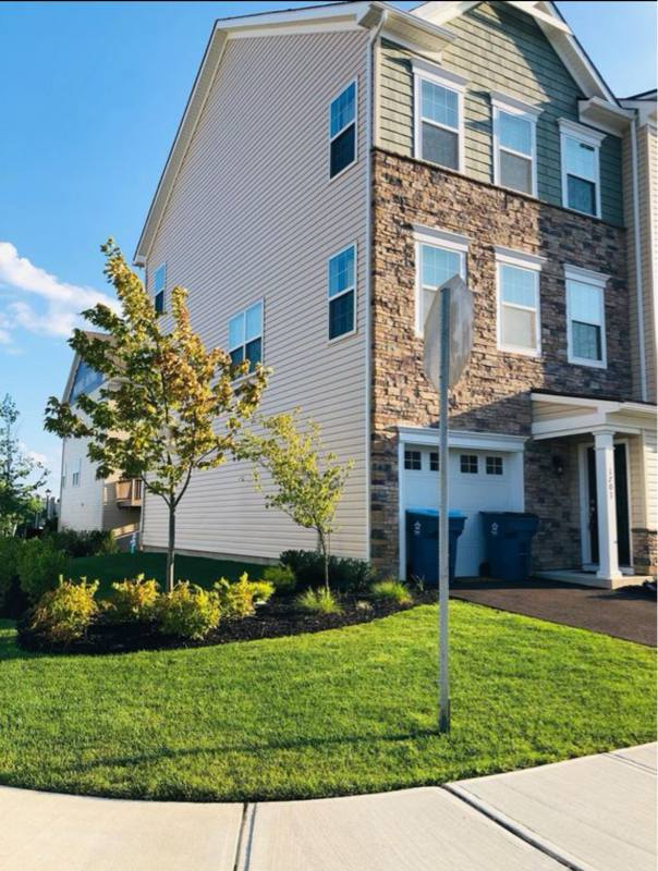 Townhouse for rent at 1701 Hights Farm Rd S, Monroe Township, NJ 08831
