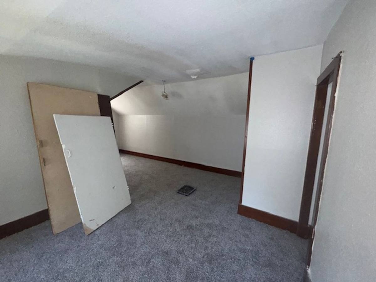 House for rent at 1208 W 15th St, Sioux Falls, SD 57104