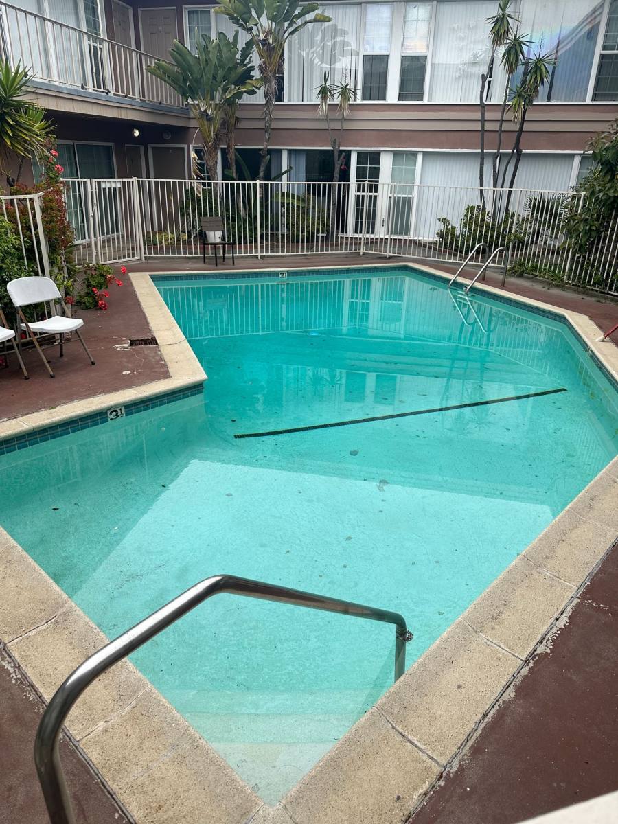 Apartment for rent at 7819 Talbert St, Playa Del Rey, CA 90293
