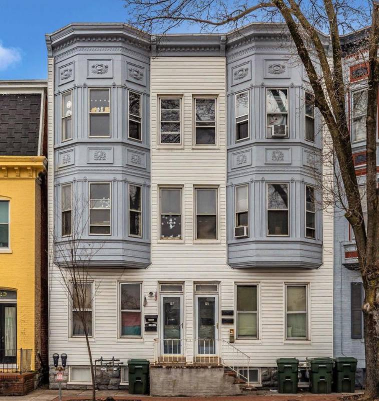 Apartment for rent at 127 E Washington St #2, Hagerstown, MD 21740