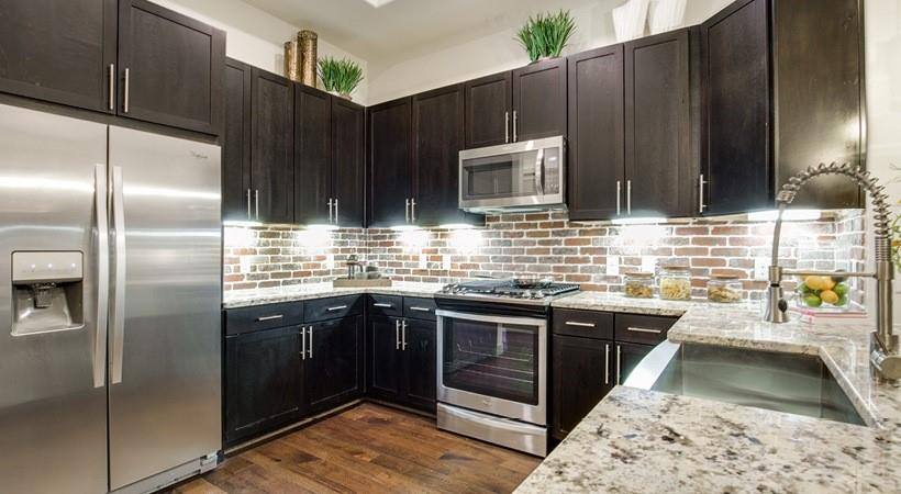 Apartment for rent at 1414 Texas Ave, Houston, TX 77002