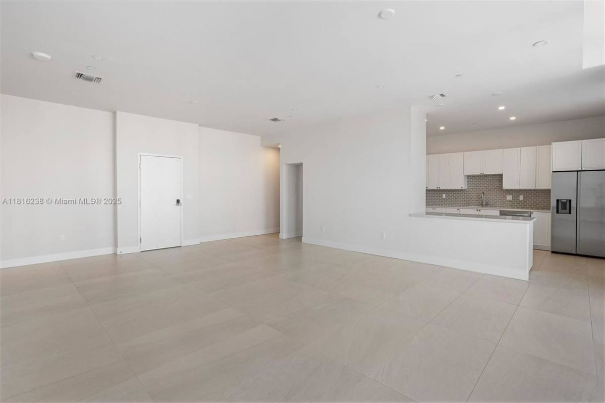 Apartment for rent at 555 NE 34th St #807, Miami, FL 33137