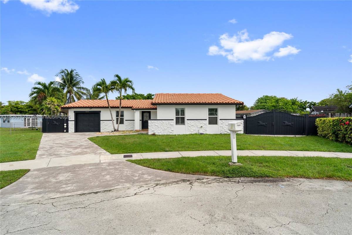 House for rent at 13611 SW 77th Lane, Miami, FL 33193