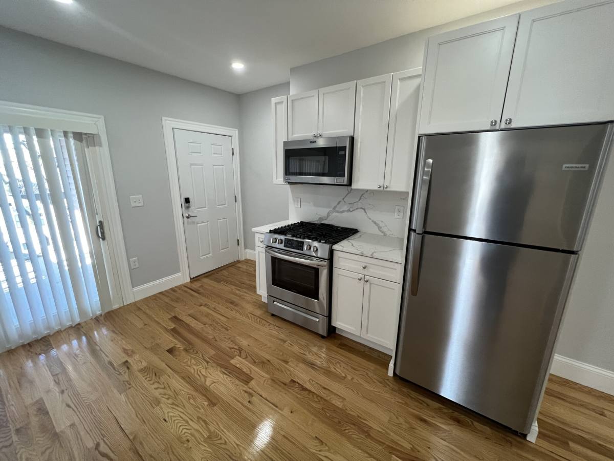 Apartment for rent at 372 Oxford St #I6, Cambridge, MA 02140