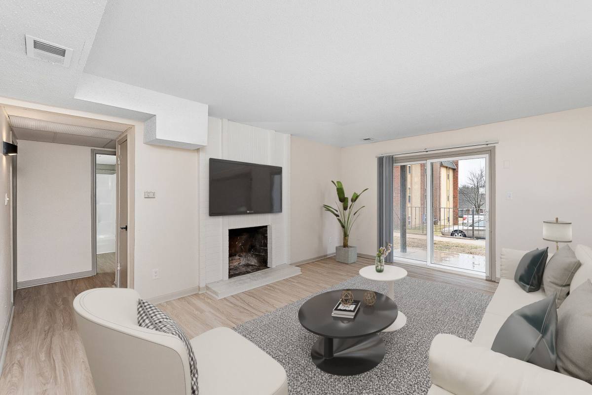 Apartment for rent at Oval Spring, 16801 E Larkspur Lane, Independence, MO 64055