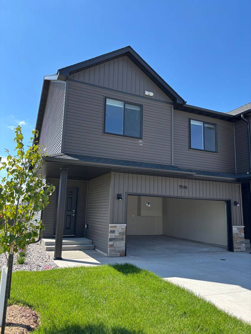 Townhouse for rent at 950 61st Ave W, West Fargo, ND 58078