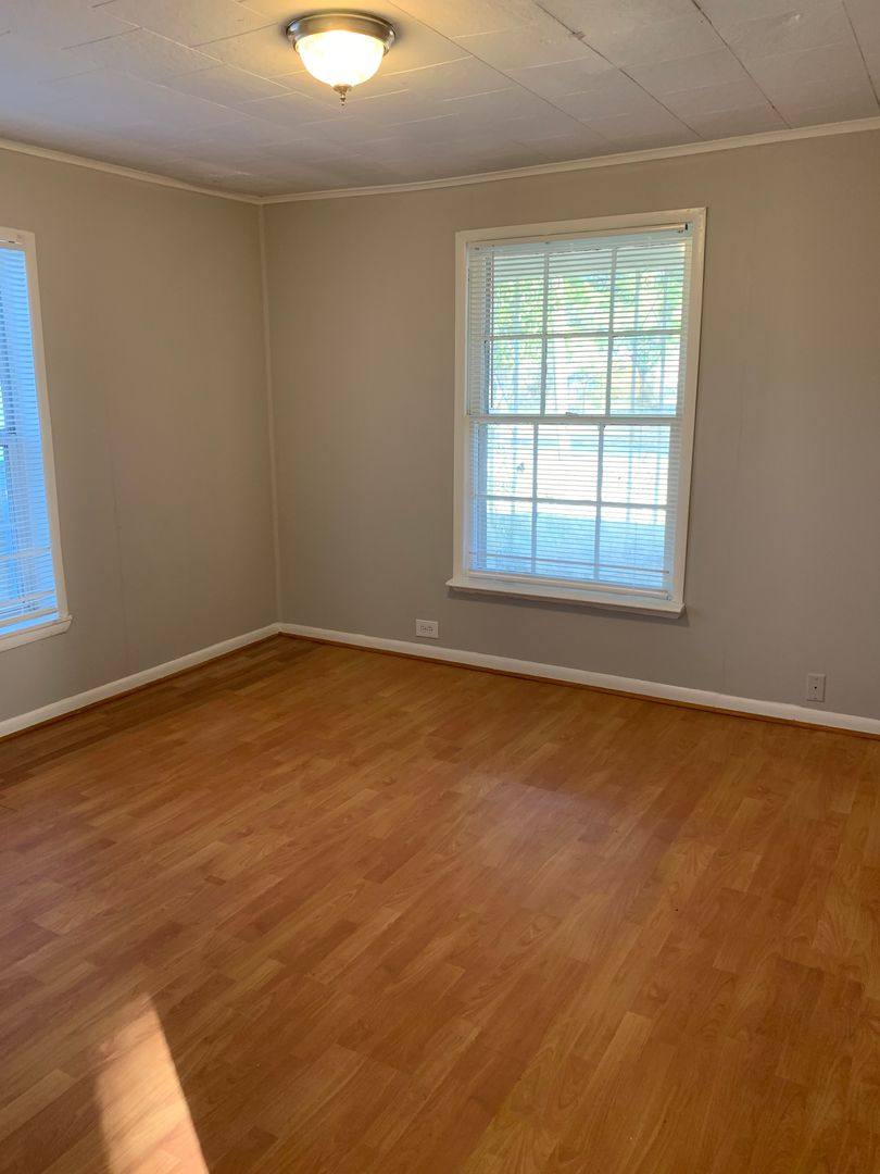 House for rent at 1050 Dubois St, Denison, TX 75020