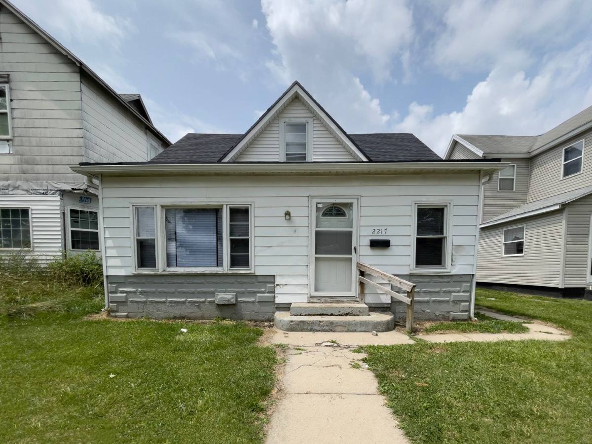 House for rent at 2217 S Jefferson St, Muncie, IN 47302