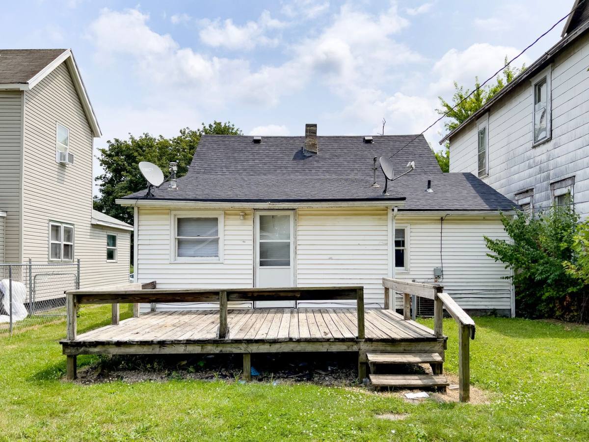 House for rent at 2217 S Jefferson St, Muncie, IN 47302