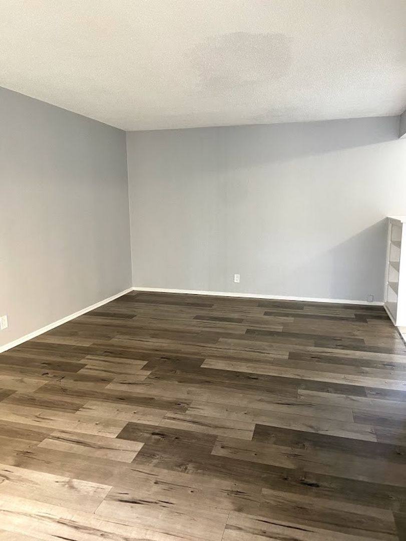 Apartment for rent at 4633 August St, Los Angeles, CA 90008