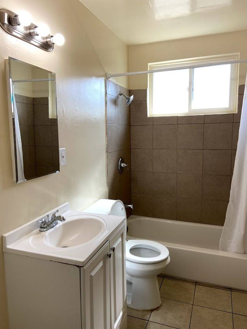 Apartment for rent at 4633 August St, Los Angeles, CA 90008