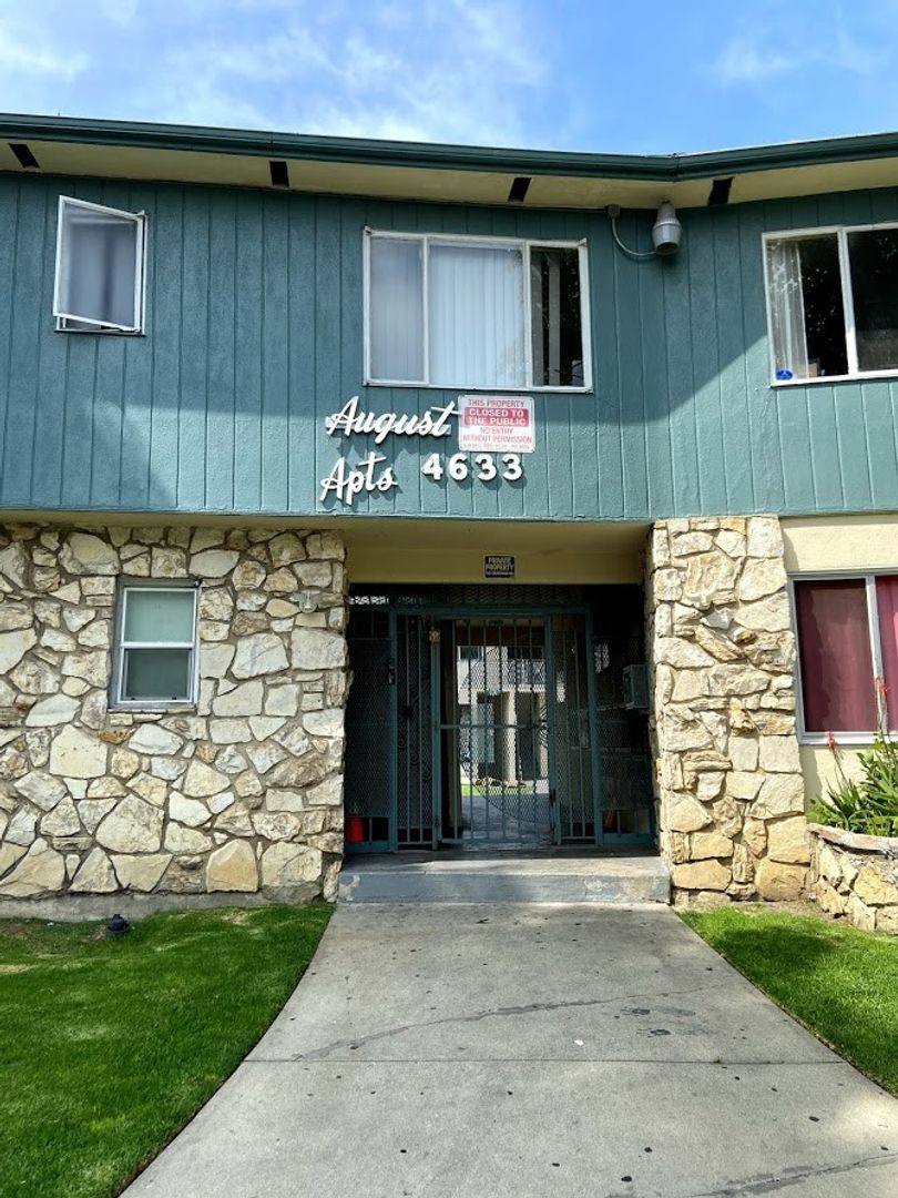 Apartment for rent at 4633 August St, Los Angeles, CA 90008