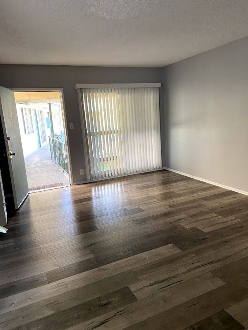 Apartment for rent at 4633 August St, Los Angeles, CA 90008