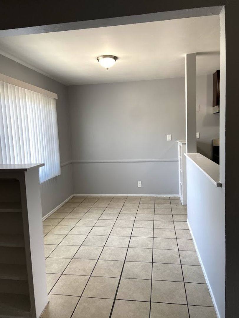 Apartment for rent at 4633 August St, Los Angeles, CA 90008