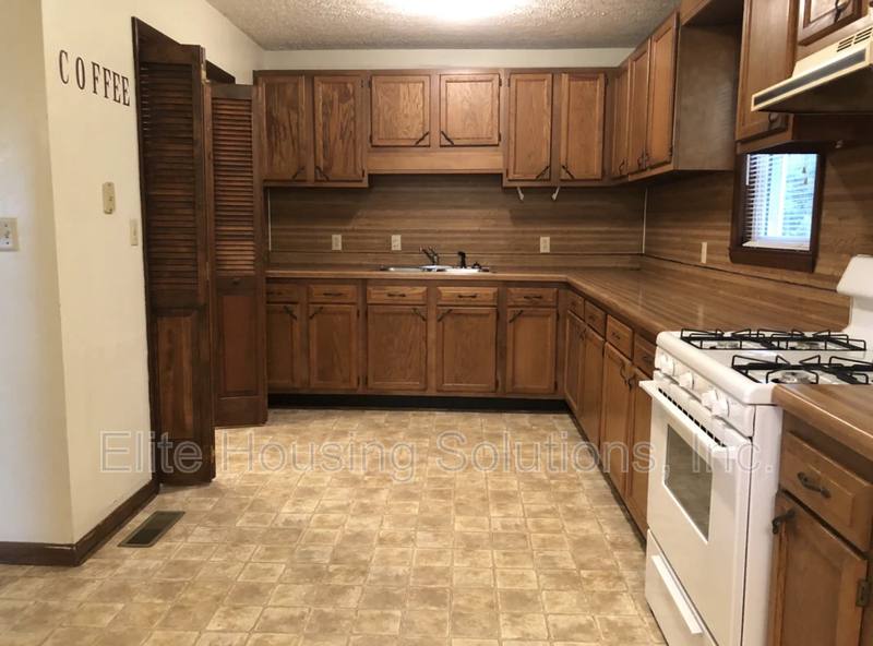 Apartment for rent at 108 E Buck Ave, Rural Retreat, VA 24368