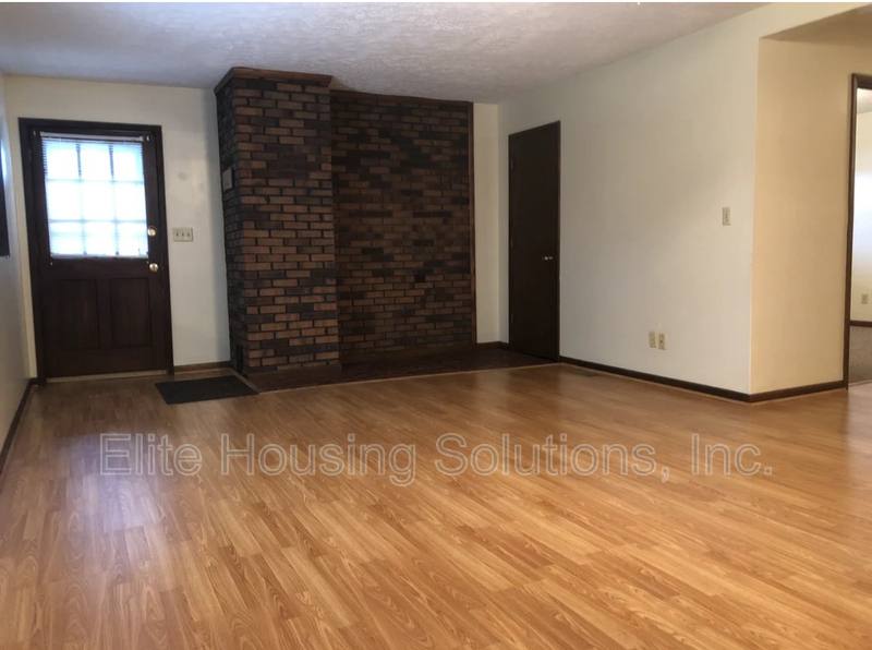 Apartment for rent at 108 E Buck Ave, Rural Retreat, VA 24368