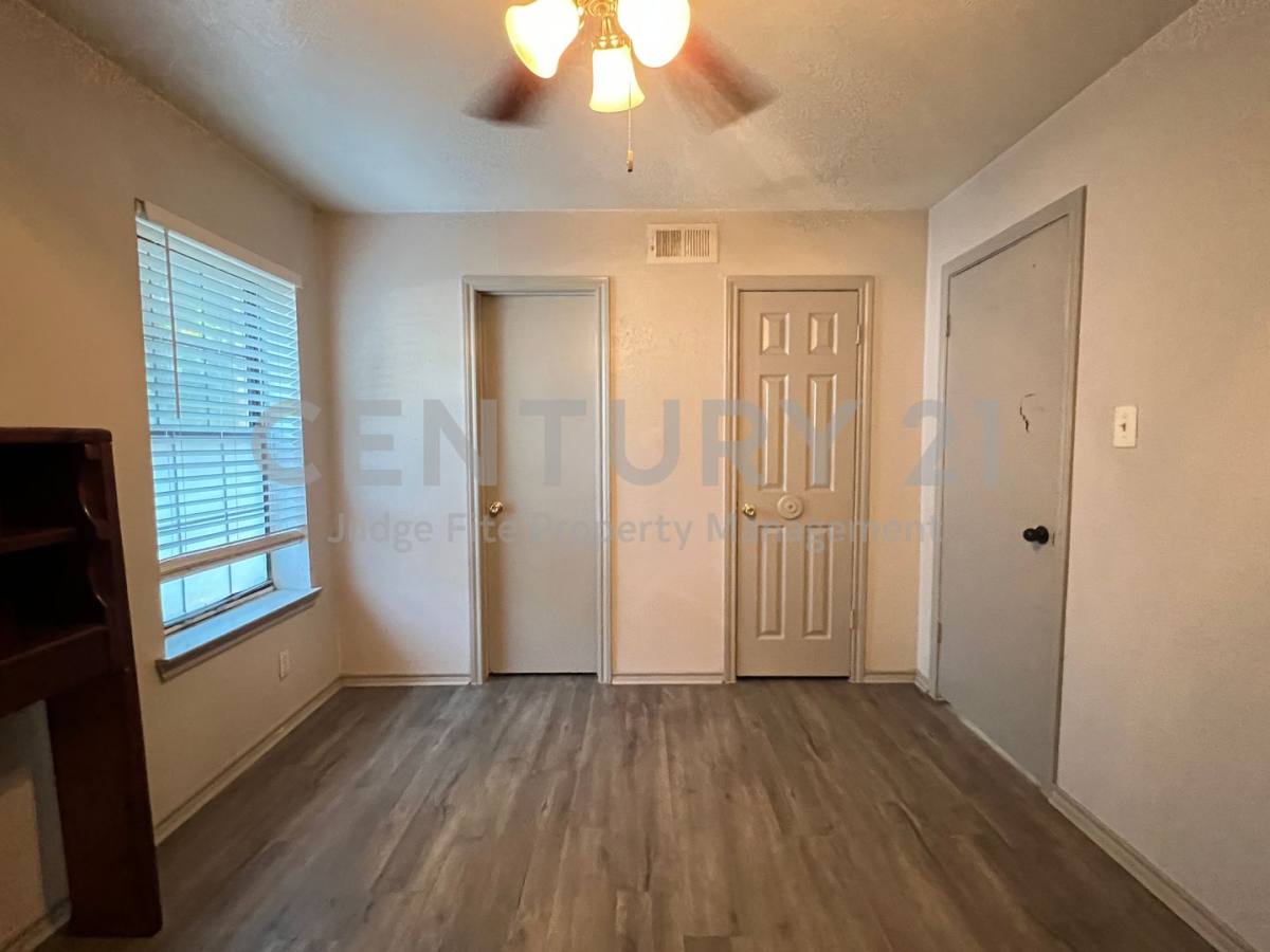 Apartment for rent at 1108 N Elm St, Denton, TX 76201
