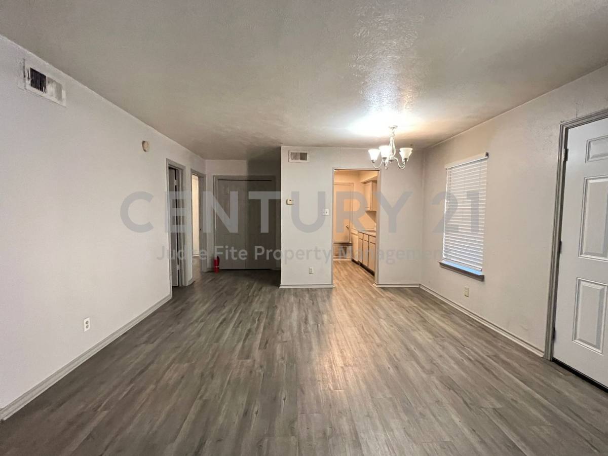 Apartment for rent at 1108 N Elm St, Denton, TX 76201
