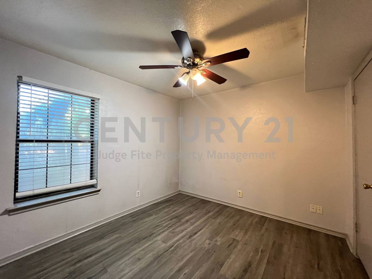 Apartment for rent at 1108 N Elm St, Denton, TX 76201