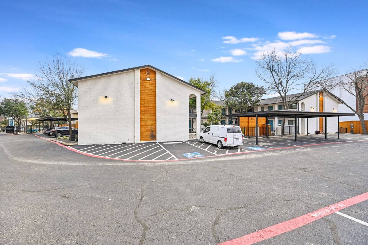 Apartment for rent at 2208 Del Curto Rd, Austin, TX 78704