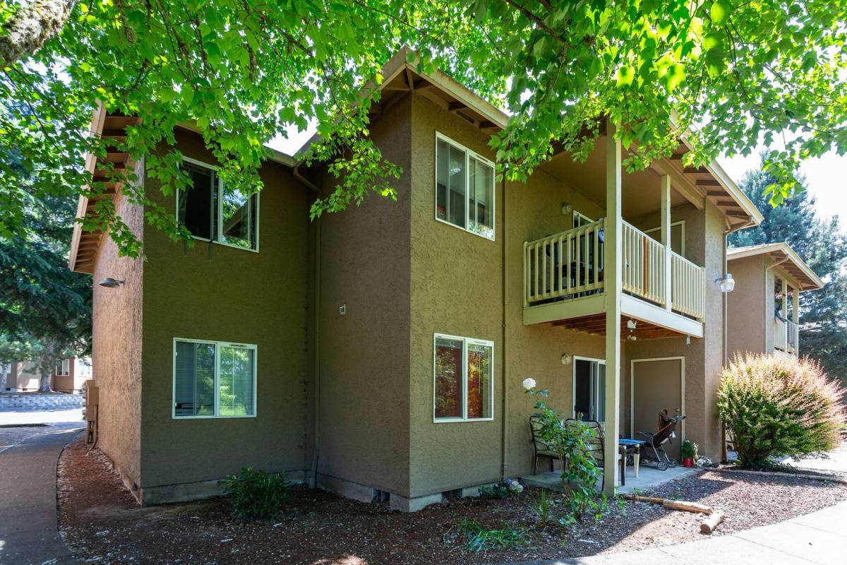 1025 W Main St, Hillsboro, OR 97123 - Apartment for Rent - Image 2