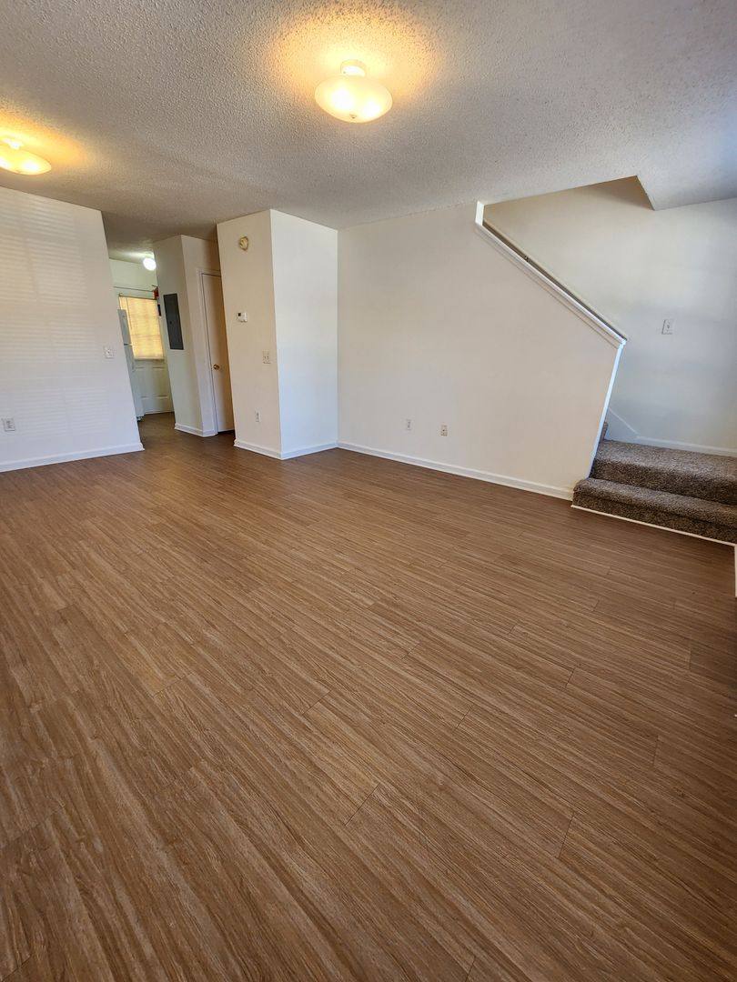 Apartment for rent at Castlewood - Huntsville,, 2400 1st St SW, Huntsville, AL 35805