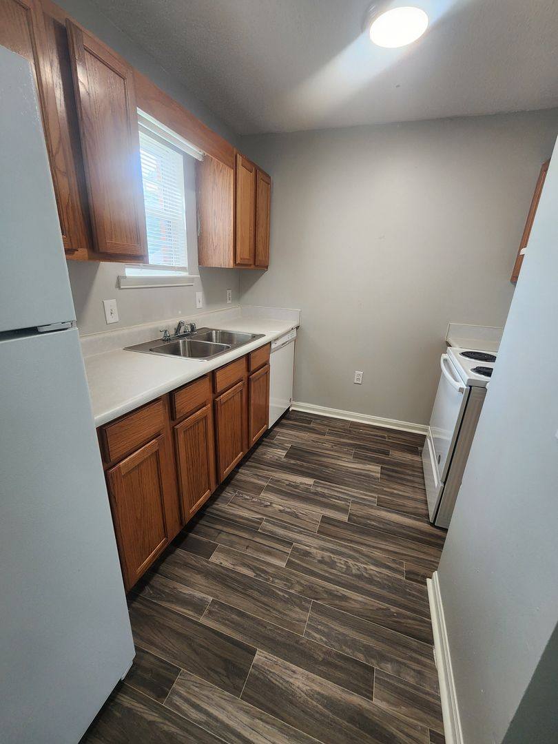 Apartment for rent at 2400 1st St SW, Huntsville, AL 35805