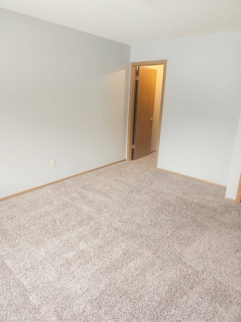 Apartment for rent at 500-510 E 17th St S, Newton, IA 50208