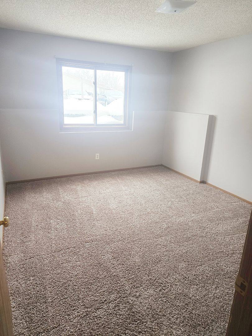 Apartment for rent at 500-510 E 17th St S, Newton, IA 50208
