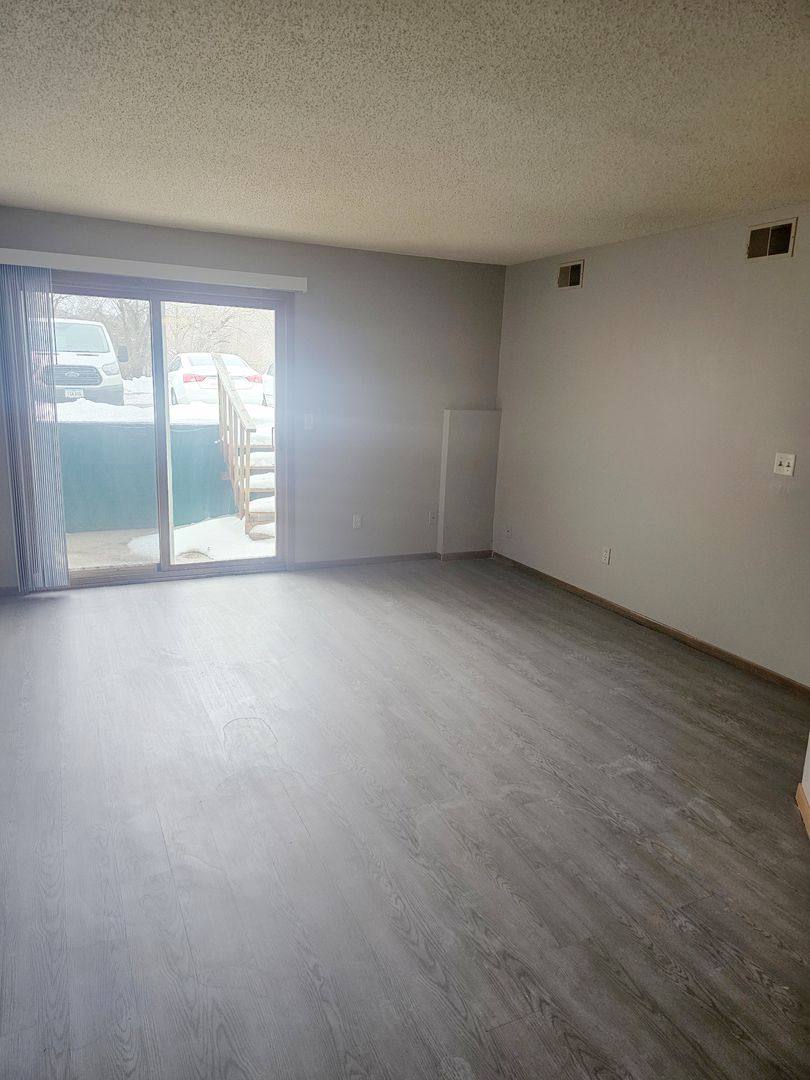 Apartment for rent at 500-510 E 17th St S, Newton, IA 50208