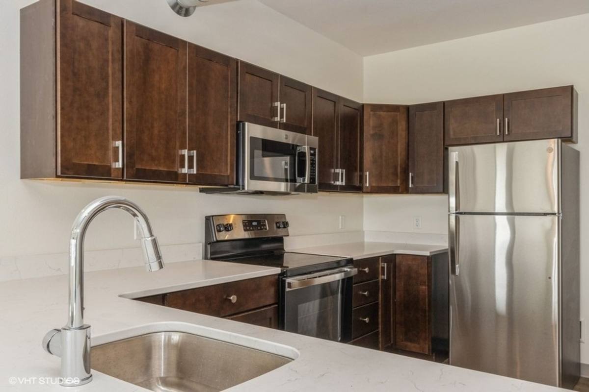 Apartment for rent at 930 16th St NE, Cedar Rapids, IA 52402