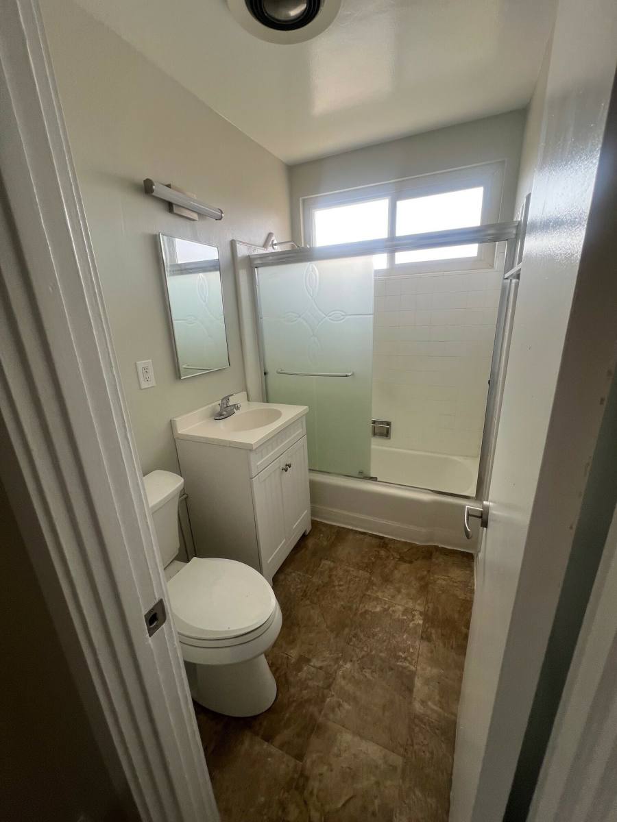 Apartment for rent at 3837 Mont Clair St #4, Los Angeles, CA 90018