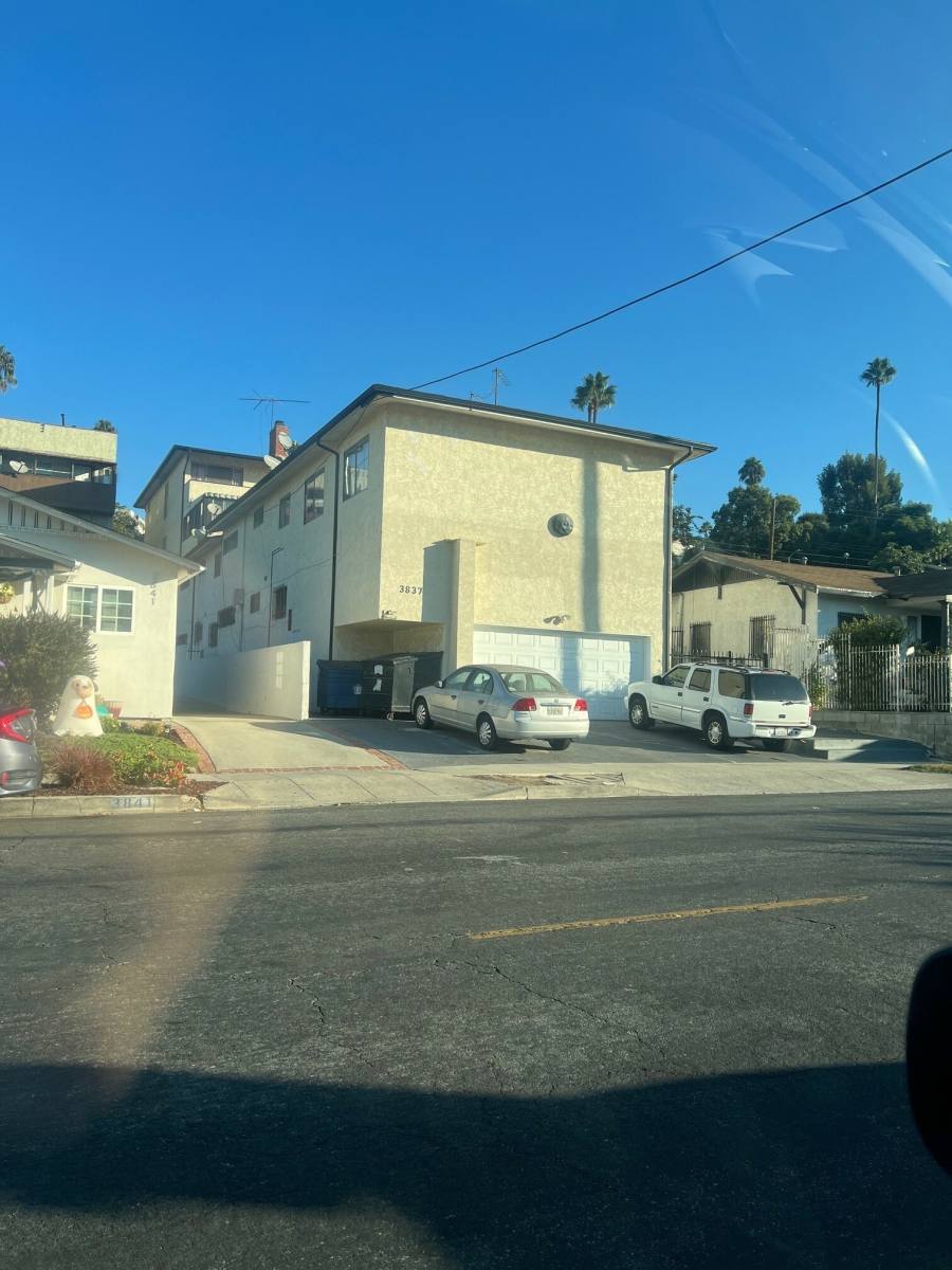 Apartment for rent at 3837 Mont Clair St #4, Los Angeles, CA 90018
