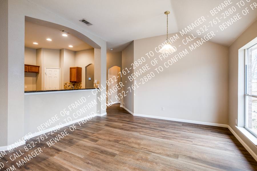 House for rent at 905 Chestnut Ave, Burleson, TX 76028