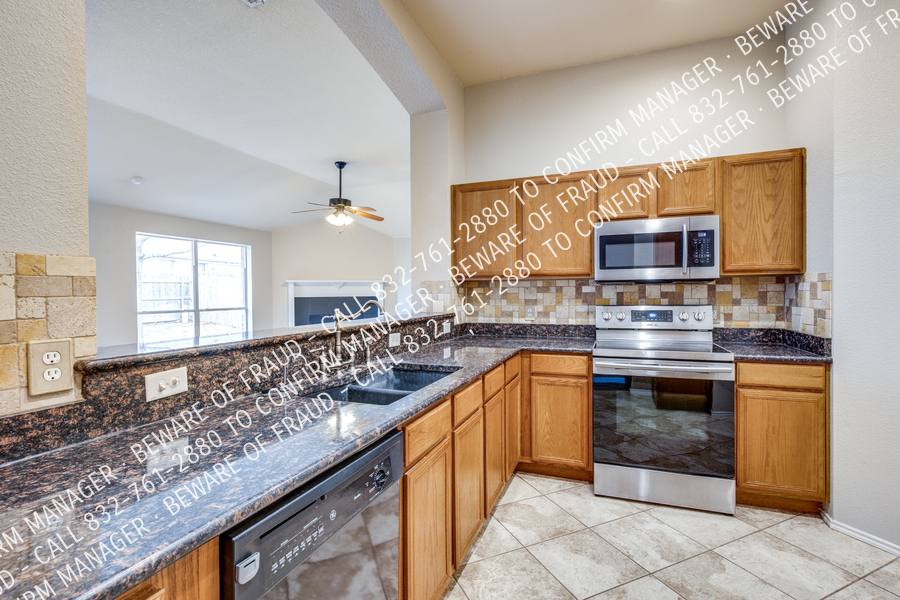 House for rent at 905 Chestnut Ave, Burleson, TX 76028